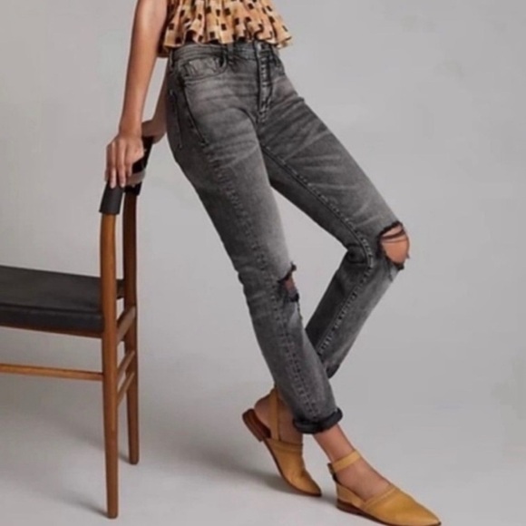 Pilcro Denim - Anthropologie Pilcro Slim Boyfriend Distressed Jeans In Washed Black